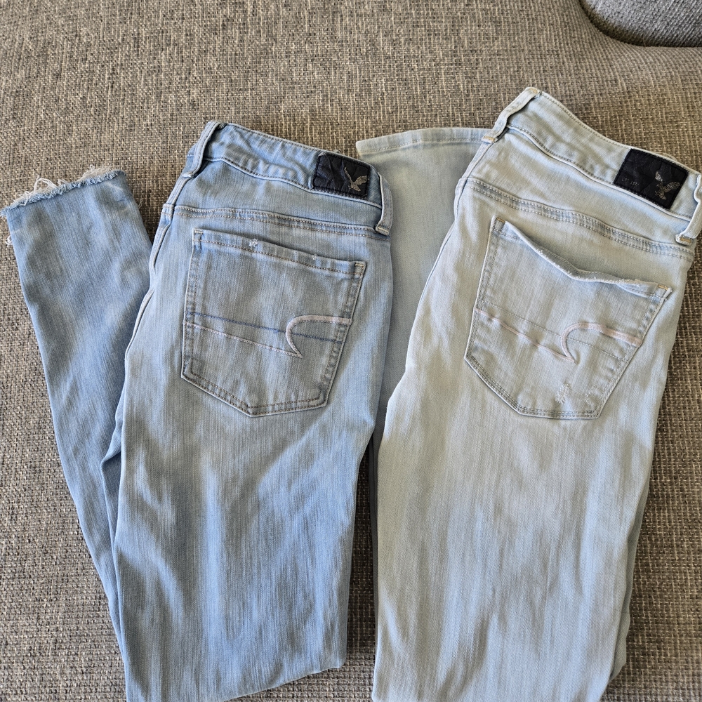American Eagle Outfitters Women's Light Wash Skinny Jeans **BUNDLE**